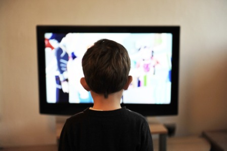 детям вредно смотреть телевизор